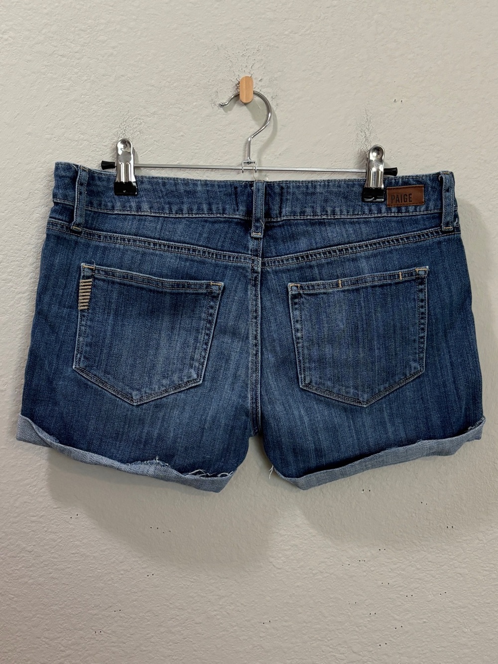 PAIGE Jimmy Jimmy Mid-Rise Denim Shorts Distressed Cuffed Size 26 - Picture 2 of 7